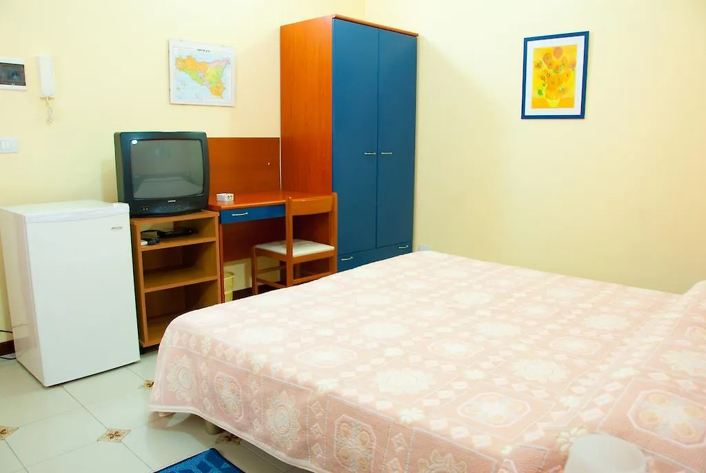 ** Bed & Breakfast Bed And Breakfast Blu Bar Avola Italy